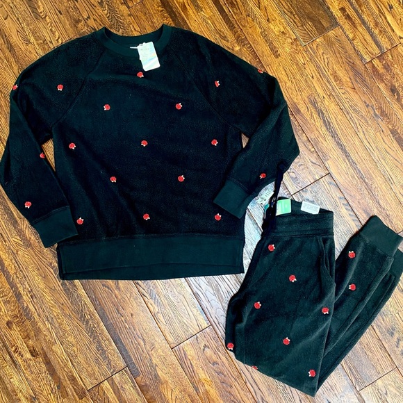 NWT Victoria’s Secret PINK Set - Picture 1 of 11